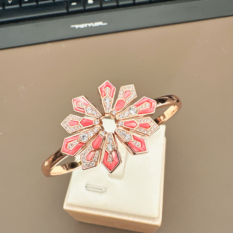 Designer Collection Style Ring - Vintage Collectible Jewelry review and price